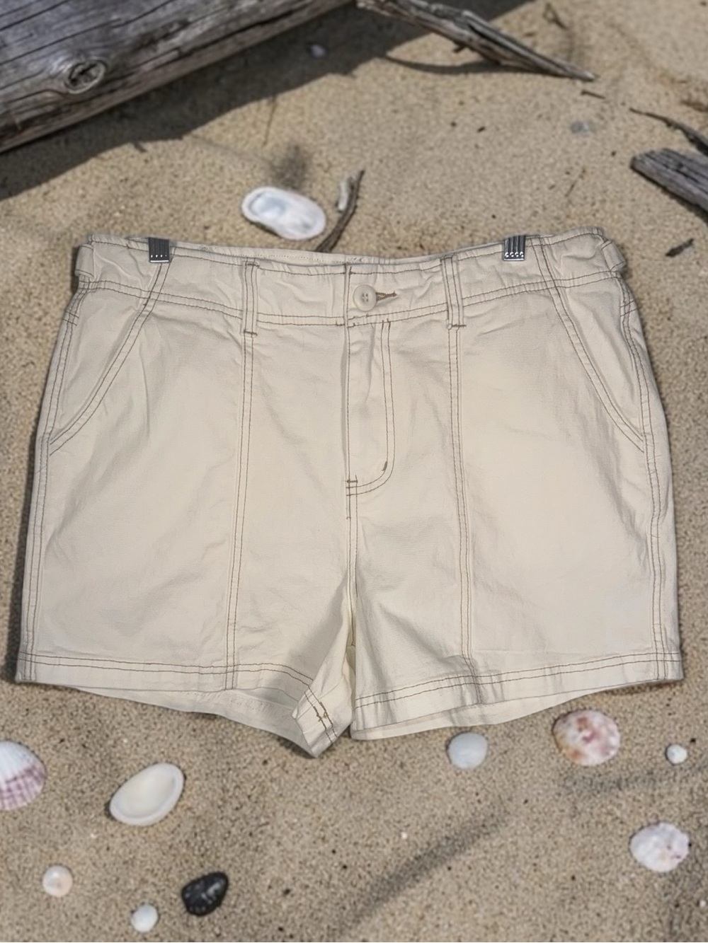 BKE Cream High-Waist Women's Shorts